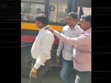 Maratha community attempt to block road in Thane Action against 12 activists | ठाण्यात मराठा समाजाचा रास्ता रोकोचा प्रयत्न; १२ कार्यकर्त्यांवर कारवाई