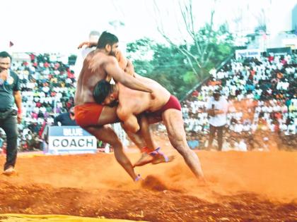 Maharashtra Kesari : Guessed for ten seconds, bowled a single innings and made it straight to the finals! | Maharashtra Kesari : दहा सेकंद अंदाज घेतला, एकच डाव टाकला अन् थेट अंतिम फेरीत पोहोचला!