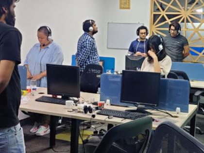 'मागेल तेवढ्या पगाराची नोकरी', स्वतःच्या स्वप्नांसाठी दुसऱ्यांच्या स्वप्नाची राखरांगोळी 