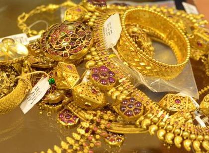 Fake hallmark jewelry seized in Nagpur | नागपुरात बनावट हॉलमार्कचे  दागिने जप्त