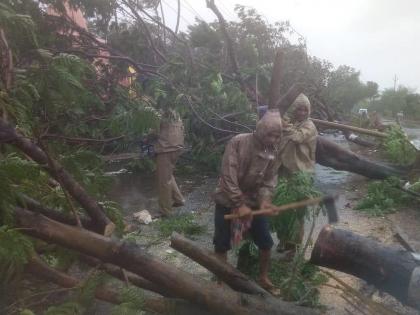 fani cyclone odisha coast puri live updates | Cyclone Fani LIVE: 'फनी' थोड्याच वेळात पश्चिम बंगालला धडकणार