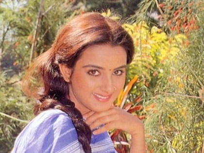 90s bollywood actress tabu sister farah naaz birthday the forgotten star looks now | या अभिनेत्रीने सेटवरच केली होती चंकी पांडेची धुलाई, आता दिसते अशी
