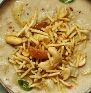 Mahashivratri Recipe : महाशिवरात्रीसाठी करा मस्त चटकदार फराळी मिसळ; मोठया उपवासाचा खास बेत! परफेक्ट मिसळची घ्या रेसिपी