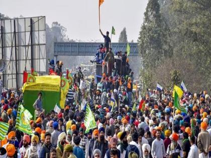 Farmers Protest LIVE : government temporarily blocks 170 plus social media accounts | शेतकऱ्यांच्या आंदोलनामुळे सरकारची मोठी कारवाई, 170 हून अधिक सोशल मीडिया अकाउंट्स ब्लॉक