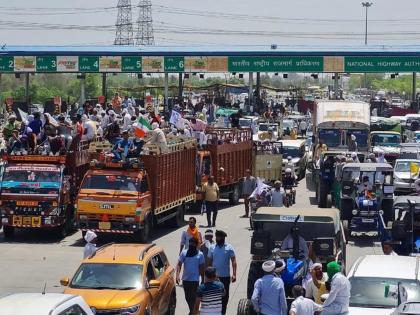 Farmers Protest: 500 crores will be lost every day due to farmers' protest, 17 lakh employees will be affected! | Farmers Protest : शेतकरी आंदोलन : दररोज ५०० कोटींचे नुकसान अन् १७ लाख कर्मचाऱ्यांना बसेल फटका! 