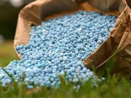 Washim: 15,000 farmers registered for fertilizer | वाशिम : खतासाठी १५ हजार शेतकऱ्यांची नोंदणी