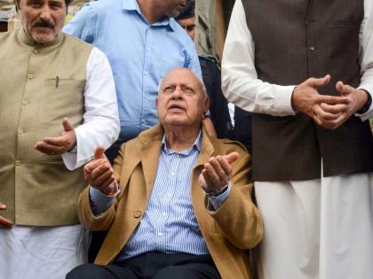 Kishtwar cloudburst Farooq Abdullah said, The entire country should pray to God, rescue work is also difficult | किश्तवाड ढगफुटी: फारुख अब्दुल्ला म्हणाले, "संपूर्ण देशाने देवाकडे प्रार्थना करावी, बचाव कार्यही कठीण!"