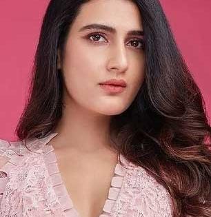 फातिमा सना शेख म्हणाली- मी तासंतास खात बसू शकते, कारण....; आजाराविषयी केला मोठा खुलासा.. 