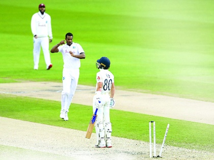 West Indies in crisis against England in third test | इंग्लंडविरुद्ध वेस्ट इंडिज संकटात; इंग्लंड पहिला डाव ३६९, विंडीजची स्थिती ६ बाद १३७ धावा
