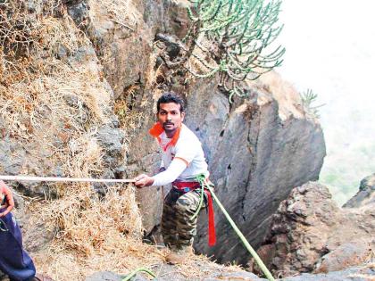 Meet Ganesh Raghuveer, a fort lover | भेटा दर रविवारी गडांवर जाणार्‍या या मित्राला.