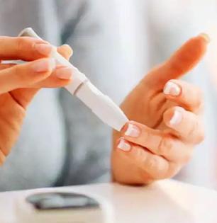 कडीपत्ता भाजीतून काढून फेकता? कढीपत्ता ठरतो ६ आजारांवर गुणकारी उपाय, न चुकता खाल तर..