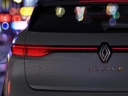 Renault Megane E-Tech teased; will range of 450 km on single charge | ह्युंदाई, एमजी, टाटाला हरविणार; Renault लवकरच ईव्ही एसयुव्ही आणणार, 450 किमीची रेंज