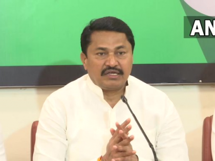 This is a shame for Maharashtra, the Chief Minister should investigate the allegations against malik and fadanvis the leaders, Nana patole deamand | 'हे महाराष्ट्रासाठी लाजीरवाणं, मुख्यमंत्र्यांनी दोन्ही नेत्यांवरील आरोपाची चौकशी करावी'