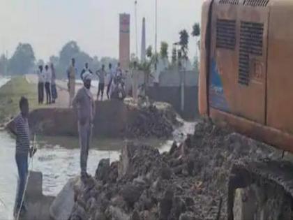 bihar chhapra mega bridge approach road damaged; cm nitish kumar going to inaugurate today | पुन्हा बिहार! नितीश कुमार आज उद्घाटन करणार होते; मेगा ब्रिजचा रस्ताच वाहून गेला