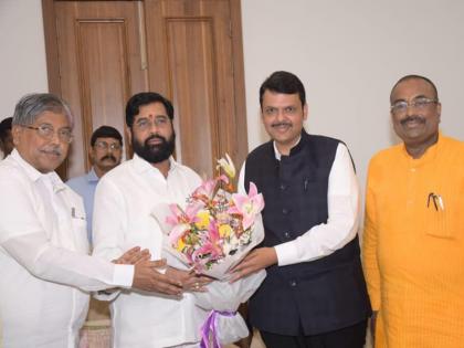 It is being said that Chief Minister Eknath Shinde's group will get 15 to 17 ministerial posts. | शिंदे गटाला १५ ते १७ मंत्रिपदं; फडणवीसांना 'गृह'सोबत आणखी एक मोठं खातं मिळण्याची शक्यता