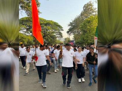 In Kolhapur, hundreds of youths did the Shahu Vichar Darshan Padayatra | कोल्हापुरात शेकडो युवकांनी केली शाहू विचार दर्शन पदयात्रा