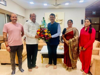 Deputy Chief Minister Devendra Fadnavis met MP Gopal Shetty last night | उपमुख्यमंत्री देवेंद्र फडणवीस यांनी काल रात्री घेतली खासदार गोपाळ शेट्टी यांची भेट