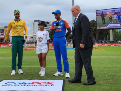 South Africa vs India 2nd T20I South Africa have won the toss and have opted to field Team India No Change In Playing 11 | SA vs IND 2nd T20I : दक्षिण आफ्रिकेनं टॉस जिंकला; विनिंग प्लेइंग इलेव्हनसह टीम इंडिया उतरली मैदानात