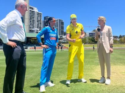 Australia Women vs India Women 3rd ODI Harmanpreet Kaur won the toss and India Women Team have opted to field | AUS W vs IND W : टॉस जिंकला! मॅच जिंकणार का? हरमनप्रीत ब्रिगेडसमोर 'क्लीन स्वीप' टाळण्याचं चॅलेंज