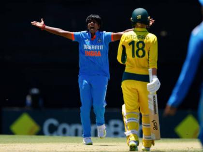 Arundhati Reddy Claims 4-Wicket Haul In India Women vs Australia Women 3rd ODI Become First Indian Women Player Who Dismissing The Top Four Batters In ODI | Arundhati Reddy चा विक्रमी 'चौकार'; अशी कामगिरी करणारी ठरली पहिली भारतीय महिला गोलंदाज  