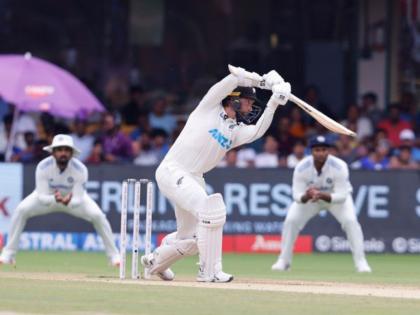 India vs New Zealand 1st Test Day 2: Stumps New Zealand lead by 134 runs | IND vs NZ :दुसऱ्या दिवशी पाहुण्या संघाची हवा; बॉलिंगनंतर बॅटिंगमध्येही दाखवला जलवा!