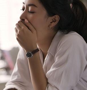 दुपारच्या जेवणानंतर येणारा आळस अन् झोप होईल गायब, पाहा डॉक्टरांनी सांगितलेली ही ट्रिक...