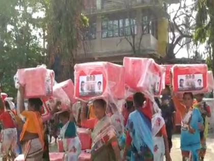 Movement of Koli women in Naigaon Koliwada for cold storage | शितपेट्यांसाठी नायगांव कोळीवाड्यातील कोळी महिलांचे आंदोलन