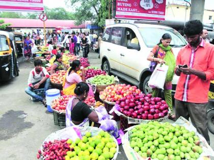 license first Hawkers turn to self-financing scheme in mumbai | साहेब, कर्ज नको; आधी अधिकृत परवाना द्या! स्वनिधी योजनेकडे फेरीवाल्यांची पाठ