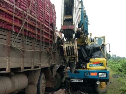 Truck hit a faulty crane standing on the side of the road; The driver was killed on the spot | रस्त्याच्या बाजूला उभ्या असलेल्या नादुरुस्त क्रेनला ट्रकची धडक; चालक जागीच ठार