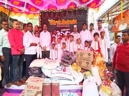 A hand of help to the children of suicide victims of Aadhartirtha Ashram | आधारतीर्थ आश्रमातील आत्महत्याग्रस्त शेतकऱ्यांच्या मुलाना मदतीचा हात