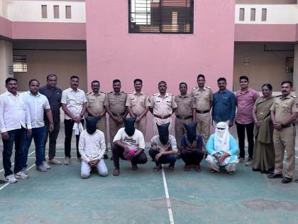 Kidnapping case in Sakegaon busted, five arrested, including a policeman | साकेगावमधील चिमुकल्याच्या अपहरण प्रकरणाचा पर्दाफाश, पाच जणांना अटक, एका पोलिसाचाही समावेश 