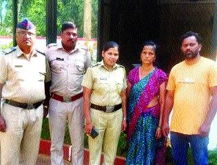 Older mother returns with child due to police vigilance | पोलिसांच्या दक्षतेमुळे वृद्ध आईची झाली मुलाशी पुनर्भेट