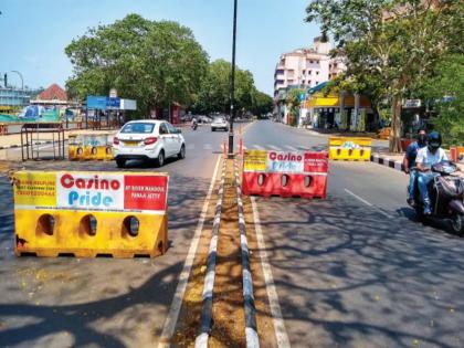 Goa-made liquor seized along with big car | अलिशान कारसह गोवा बनावटीची दारू जप्त 