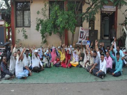 Demonstration of ST employees with their families in front of the depot from today - Sadabhau Khot | राज्यभरात आजपासून एसटी कर्मचाऱ्यांची कुटुंबीयांसह आगारासमोर निदर्शने- सदाभाऊ खोत