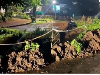 One died after falling into an underground power line pit; Villagers angry at contractor's negligence | भूमिगत वीज वाहिन्यांच्या खड्ड्यात पडून एकाचा मृत्यू; कंत्राटदाराच्या निष्काळजीपणामुळे ग्रामस्थ संतप्त