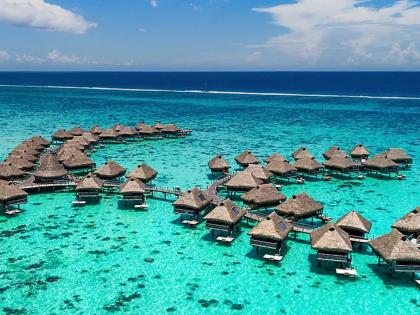 Travel : भारतापासून हजारो मैल दूर वसलाय 'मिनी इंडिया'; दिसायला सुंदर, फिरायला बेस्ट अन् इतिहासही आहे रंजक!