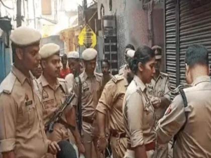 They booked a room in a hotel, claiming to be husband and wife. As soon as they entered, the young man shot the young woman and... | पती-पत्नी असल्याचं सांगून हॉटेलमध्ये रूम बुक केली, आत जाताच तरुणाने तरुणीवर गोळी झाडली अन्... They booked a room in a hotel, claiming to be husband and wife. As soon as they entered, the young man shot the young woman and... | पती-पत्नी असल्याचं सांगून हॉटेलमध्ये रूम बुक केली, आत जाताच तरुणाने तरुणीवर गोळी झाडली अन्...