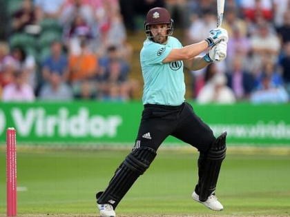 Unbeaten ton to Aaron Finch leads Surrey to victory over Somerset | ऑसी कर्णधाराची शतकी खेळी; ट्वेंटी-20त 9 षटकार व 4 चौकारांची आतषबाजी