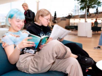 Come here, read a book, drink coffee, chat, laugh and dance... | इथे या, पुस्तक वाचा, कॉफी प्या, गप्पा मारा, हसा-नाचा... Come here, read a book, drink coffee, chat, laugh and dance... | इथे या, पुस्तक वाचा, कॉफी प्या, गप्पा मारा, हसा-नाचा...