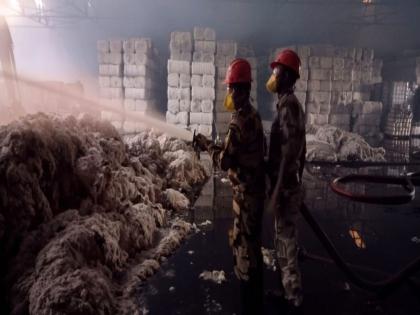 Suryalakshmi Cotton Mills Godown Fire; Eight crores loss | सूर्यलक्ष्मी काॅटन मिल्सच्या गाेडाऊनला आग; आठ काेटींचे नुकसान