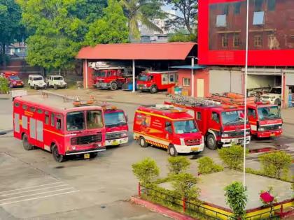 The population of Pune is 50 lakhs and the burden of 'firefighting' is on only 20 centers, as per the criteria 74 centers are required. | पुण्याची लोकसंख्या ५० लाखांवर अन् ‘अग्निशमन’चा भार वीसच केंद्रांवर, निकषानुसार ७४ केंद्रांची गरज