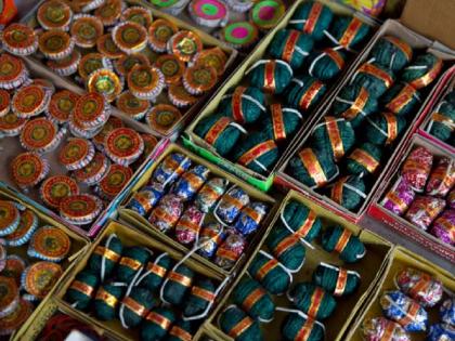 Will neither make nor sell! Firecrackers banned in these 8 districts; 5 years in jail for violating rules | ना बनवणार, ना विकणार! 'या' ८ जिल्ह्यांमध्ये फटाक्यांवर बंदी; नियमांचे पालन न केल्यास ५ वर्षांचा तुरुंगवास Will neither make nor sell! Firecrackers banned in these 8 districts; 5 years in jail for violating rules | ना बनवणार, ना विकणार! 'या' ८ जिल्ह्यांमध्ये फटाक्यांवर बंदी; नियमांचे पालन न केल्यास ५ वर्षांचा तुरुंगवास