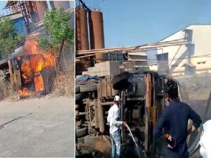 The truck carrying coal hit an electric pole; the driver jumped on time otherwise ... | दगडी कोळसा घेऊन जाणारा ट्रक विद्युत खांबाला धडकला;चालकाने वेळीच उडी घेतली अन्यथा...