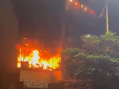 Kalyan: Fire breaks out at a house in a building in Kalyan Bhoirwadi area, luckily no casualties | Kalyan: कल्याण भोईरवाडी परिसरातील इमारतीमधील घराला आग, सुदैवाने जीवितहानी नाही