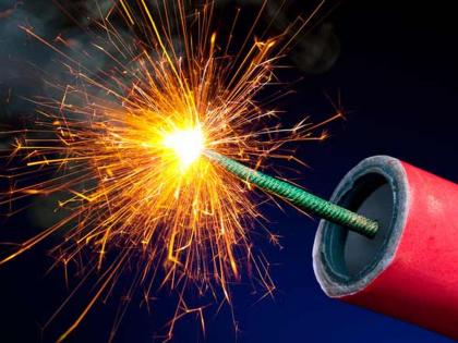 Firecrackers set fire to marriage pavilion in Thane | ठाण्यात फटाक्याने लग्नाच्या मंडपाला आग