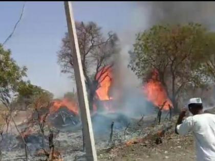 Fire at Chinchkheda; Two lakh losses | चिंचखेडा येथे गोठ्याला आग; दोन लाखाचे नुकसान