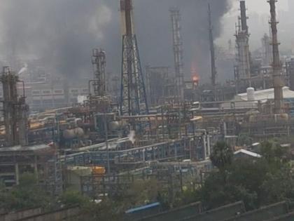  Fire broke out in a BPCL campus in Mumbai | BPCL Mumbai Fire : मुंबईतील बीपीसीएलमध्ये भीषण आग, स्फोटाने परिसर हादरला 