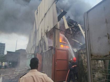 Bhiwandi dyeing company caught fire cause of the fire is still unclear | भिवंडीत डाईंग कंपनीला भीषण आग; आगीचे कारण अद्याप अस्पष्ट 