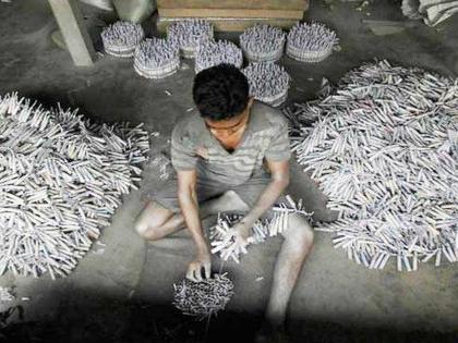 How can we unemployed people in the fireworks industry? | फटाके उद्योगातील लोकांवर आम्ही बेकारी कशी लादू शकतो?