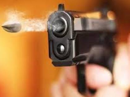 Two arrested in Chiplun firing case, gunshot entered house by breaking window glass | चिपळुणातील 'फायरिंग' प्रकरणी दोघांना अटक, बंदूकीची गोळी खिडकीची काच फोडून घुसली होती घरात Two arrested in Chiplun firing case, gunshot entered house by breaking window glass | चिपळुणातील 'फायरिंग' प्रकरणी दोघांना अटक, बंदूकीची गोळी खिडकीची काच फोडून घुसली होती घरात